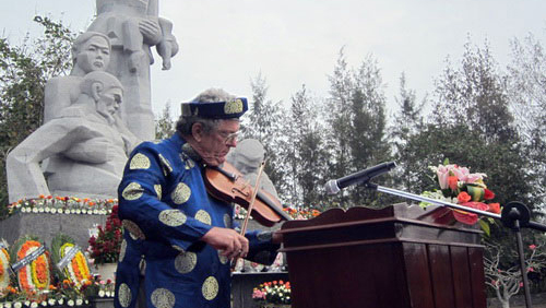 Quang Ngai conmemora 46 años de la masacre de Son My